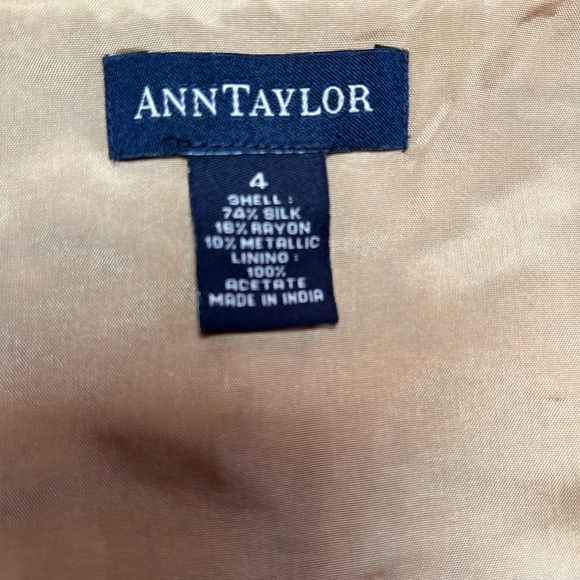 And Taylor, sleeveless blouse, size 4, gold and gray pattern - Picture 4 of 4